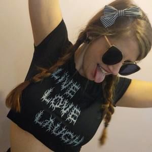 Meet your Posher, Justine